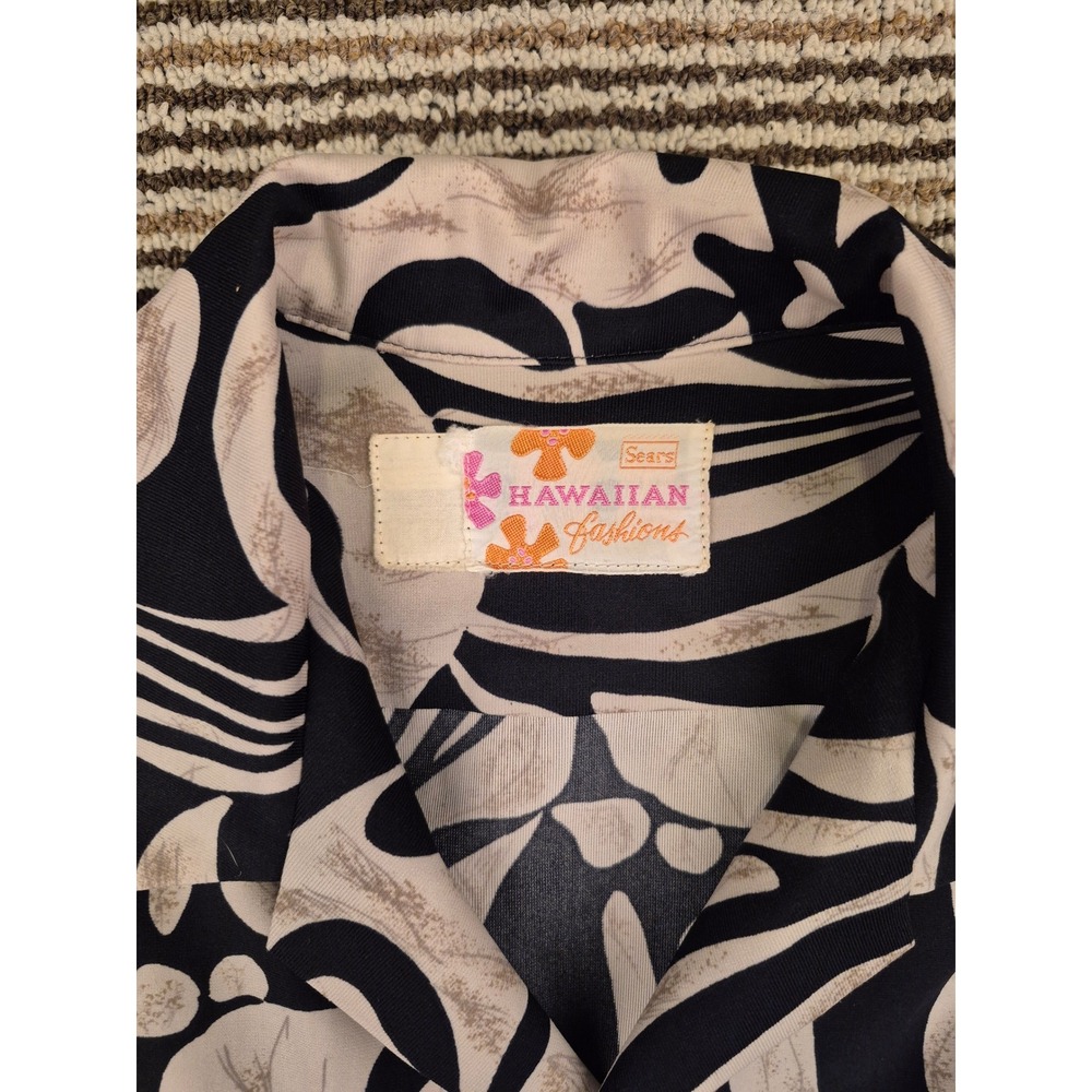 Sears Hawaiian Floral Button Down
Shirt 1960s VTG. L/XL - Picture 2 of 11